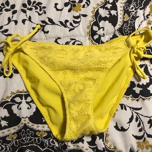 VS Yellow crochet bikini bottoms with side ties👗